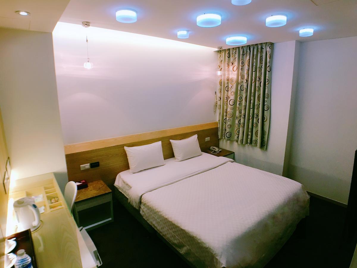 Meng Qi Hotel ไทเป ภายนอก รูปภาพ